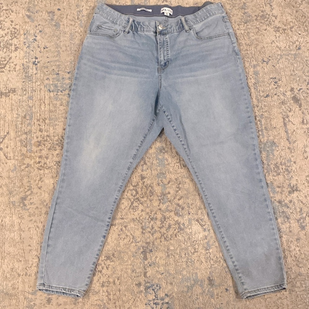 AVA and VIV women’s size 20 plus light washed slim fit jeans